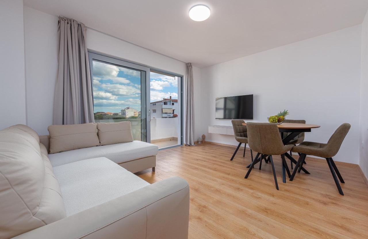 Rooms & Apartments Niko ซูโกชัน ภายนอก รูปภาพ