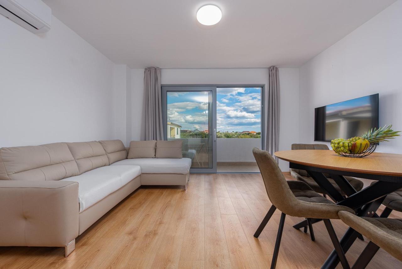 Rooms & Apartments Niko ซูโกชัน ภายนอก รูปภาพ