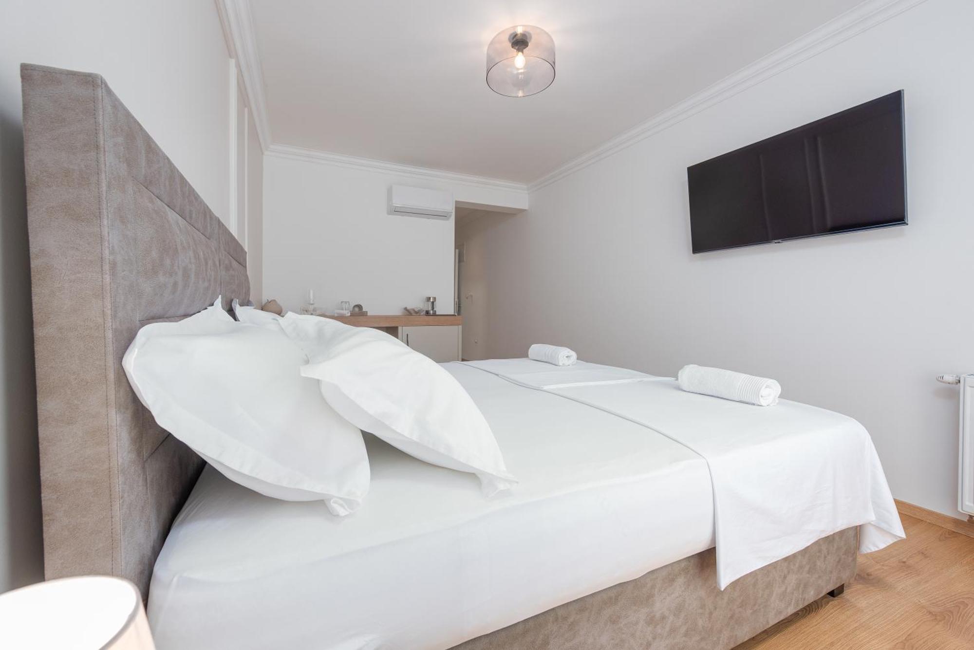 Rooms & Apartments Niko ซูโกชัน ภายนอก รูปภาพ