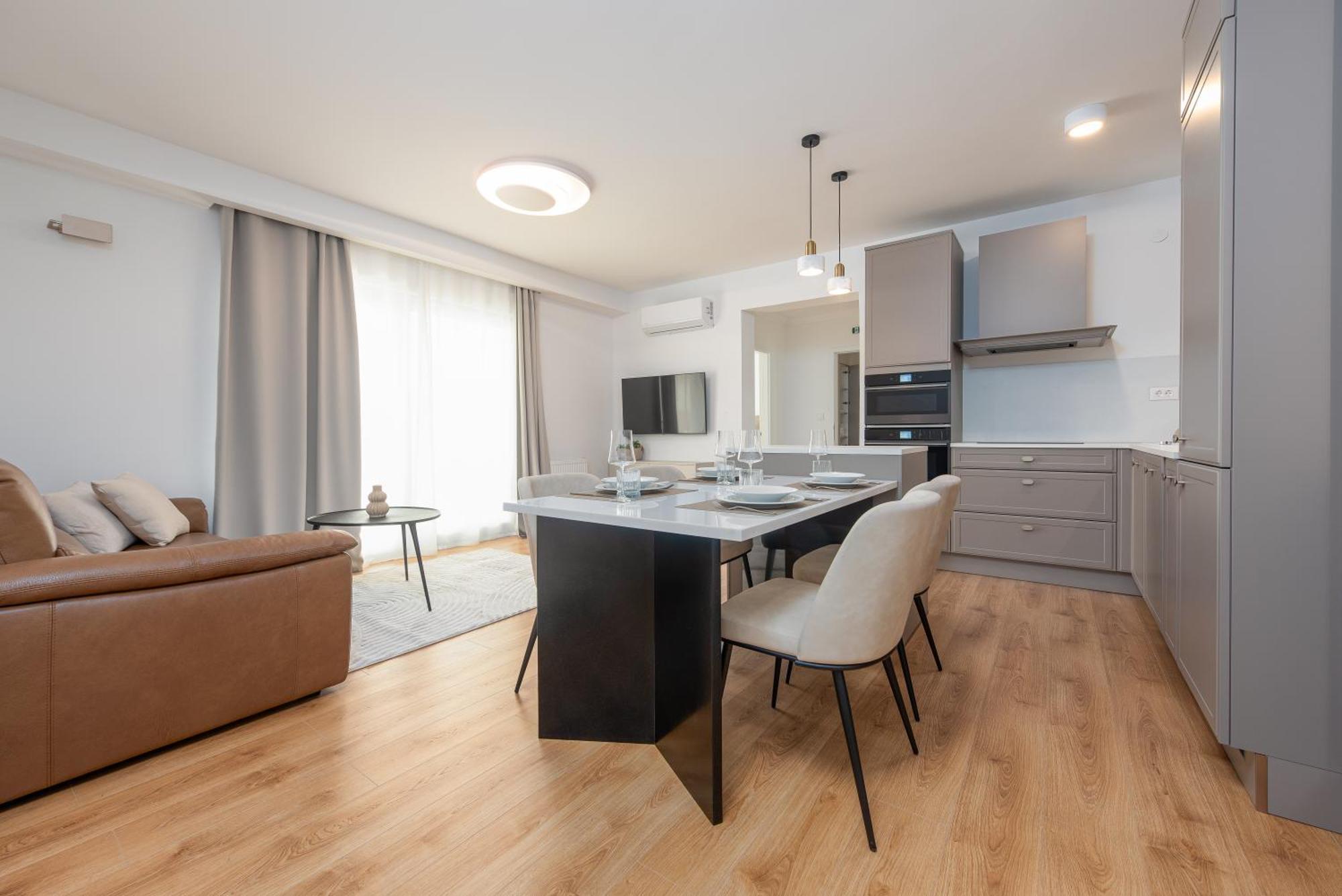 Rooms & Apartments Niko ซูโกชัน ภายนอก รูปภาพ