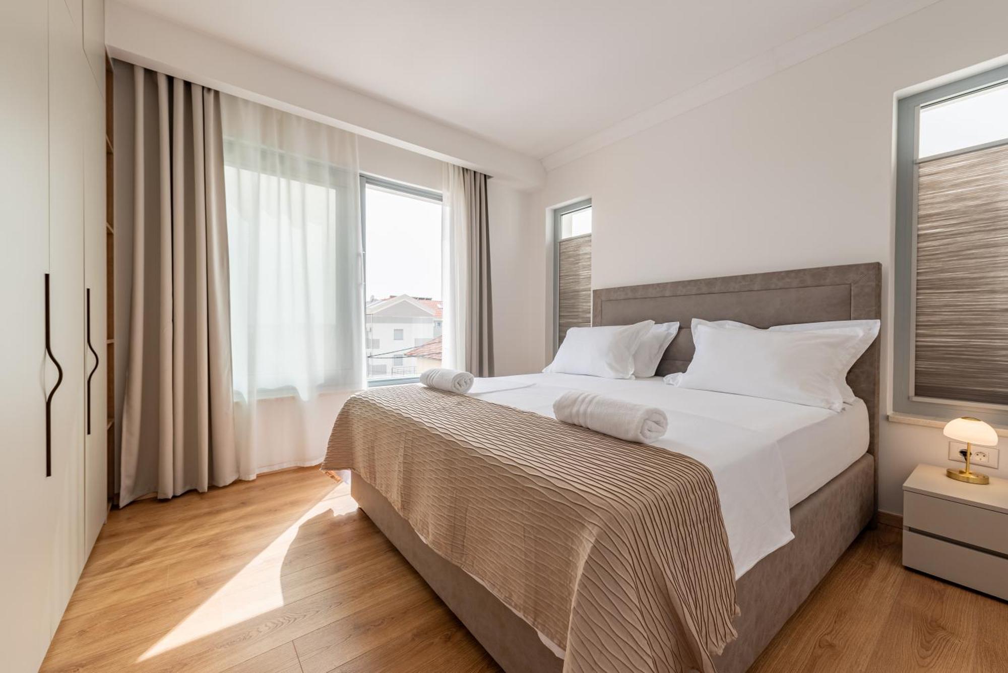 Rooms & Apartments Niko ซูโกชัน ภายนอก รูปภาพ