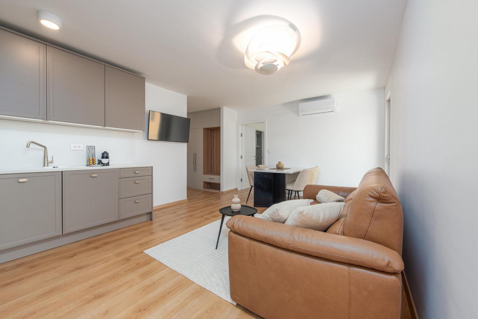 Rooms & Apartments Niko ซูโกชัน ภายนอก รูปภาพ