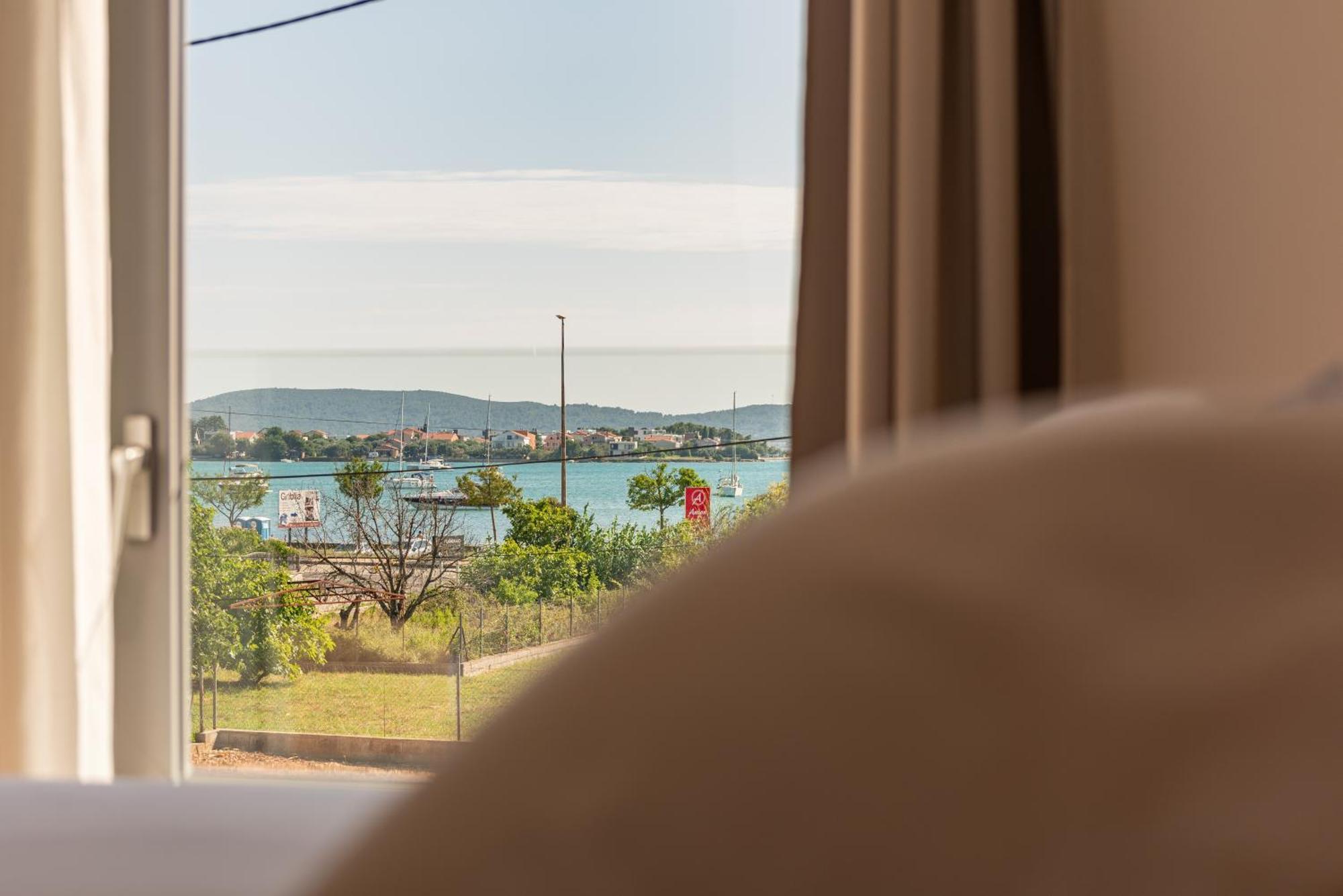 Rooms & Apartments Niko ซูโกชัน ภายนอก รูปภาพ