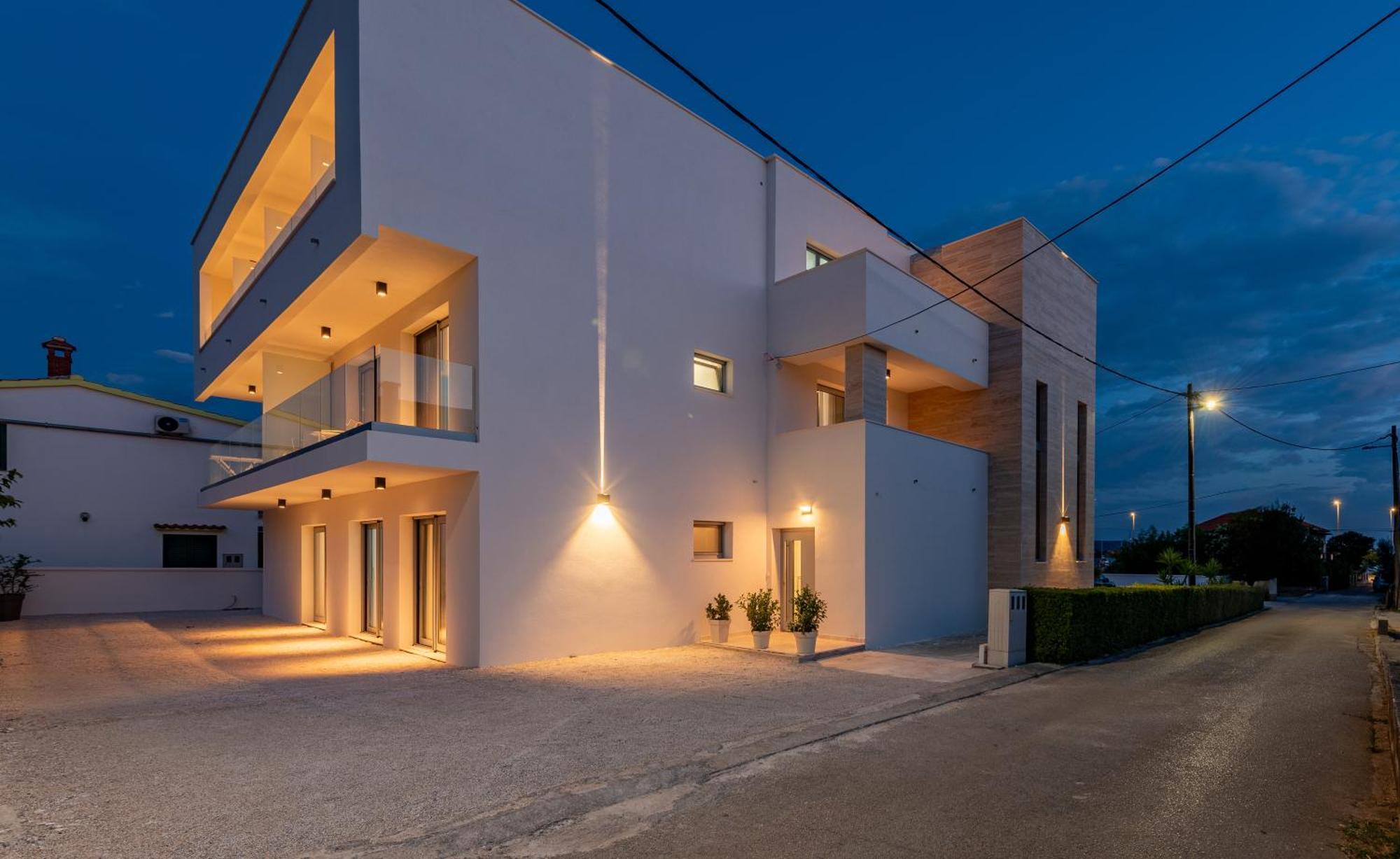 Rooms & Apartments Niko ซูโกชัน ภายนอก รูปภาพ